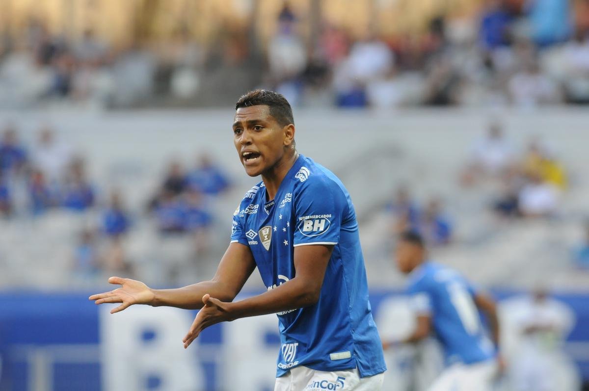 Cruzeiro e Botafogo se enfrentaram neste domingo, no Mineiro