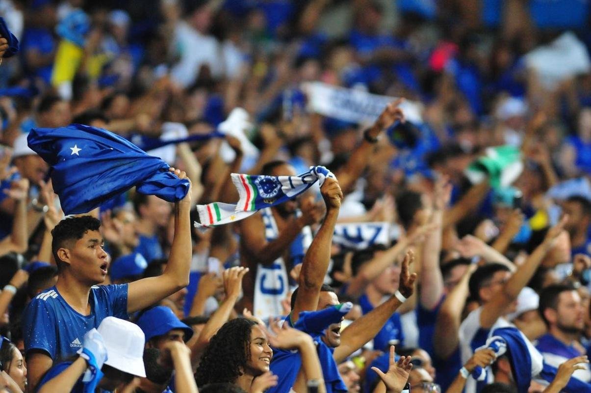 Fotos da torcida no jogo entre Cruzeiro e CSA no Mineiro