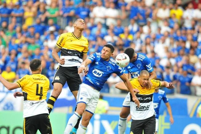 Fotos do jogo entre Cruzeiro e Cricima, neste domingo (4), no Mineiro, pela 28 rodada da Srie B