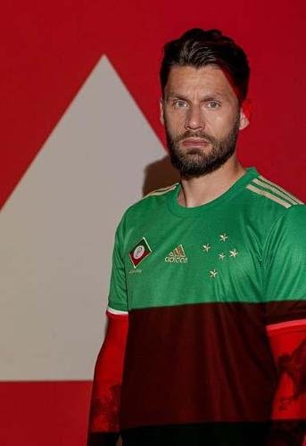 Novo uniforme foi lançado na terça-feira (17/08/2021)