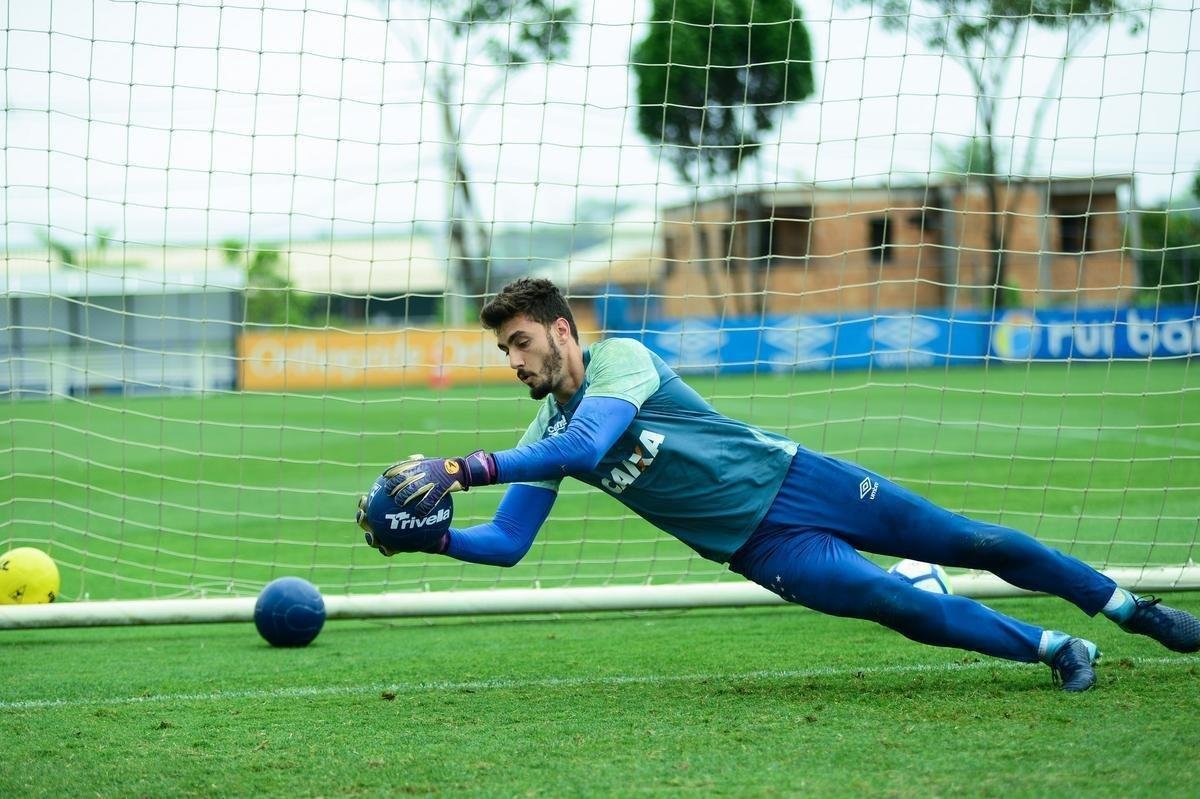 Imagens do treino do Cruzeiro nesta sexta-feira (12/10), antes do jogo contra o Vasco, pelo Brasileiro