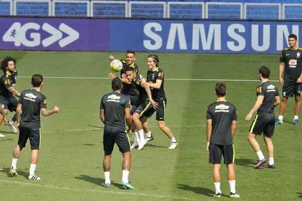 Nesta quarta-feira  tarde (09/11), Seleo Brasileira fez mais um treino no Mineiro e encerrou preparao para enfrentar a Argentina pelas Eliminatrias da Copa do Mundo