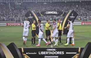 Imagens do duelo entre Atltico e Libertad-PAR, no Independncia, pela Copa Libertadores