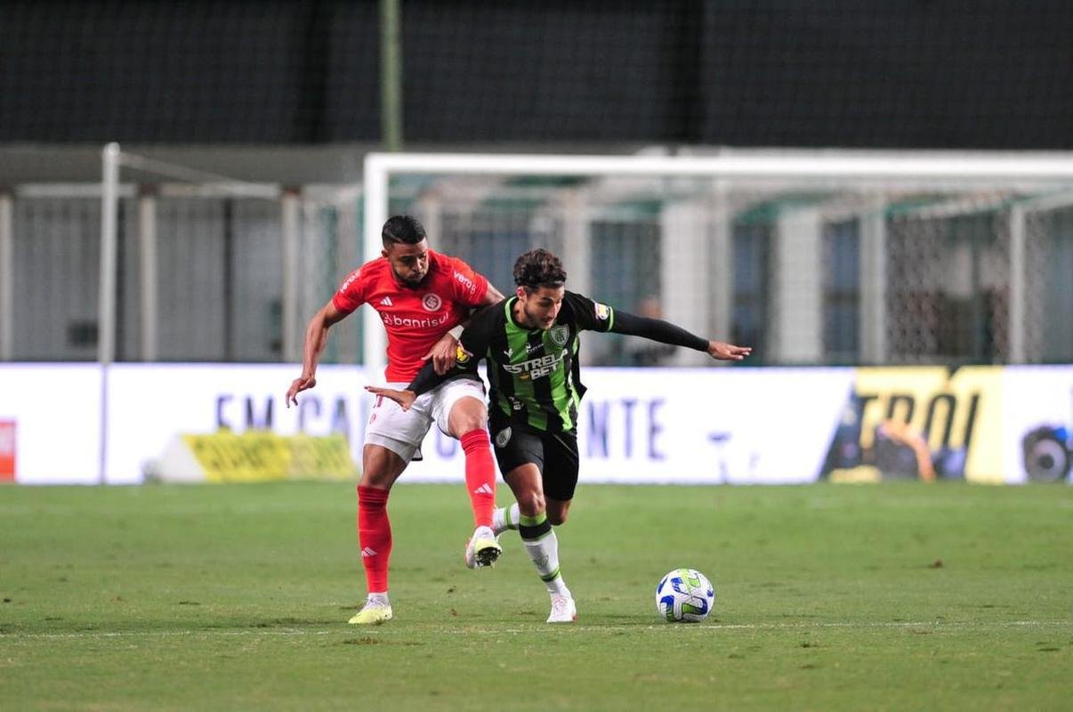 Fotos do jogo entre Amrica-MG e Internacional, no Independncia, pela Copa do Brasil