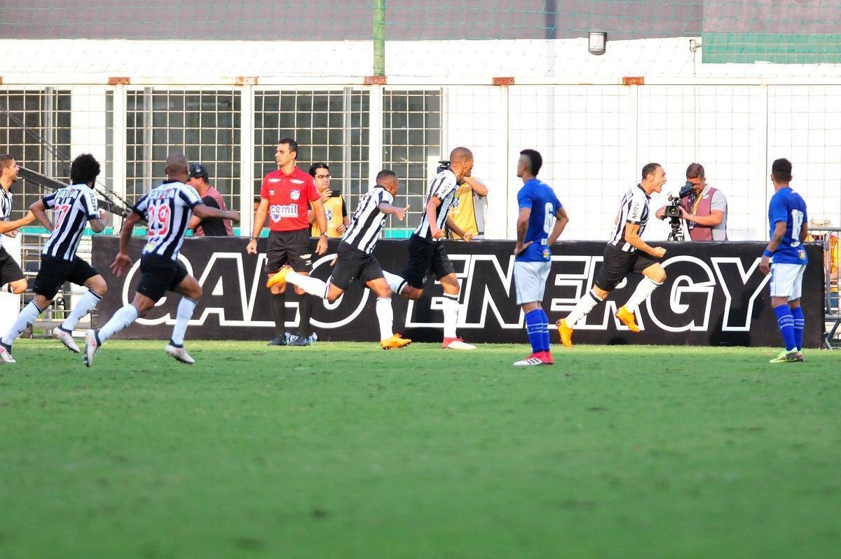 Imagens do clssico entre Atltico e Cruzeiro, no Independncia