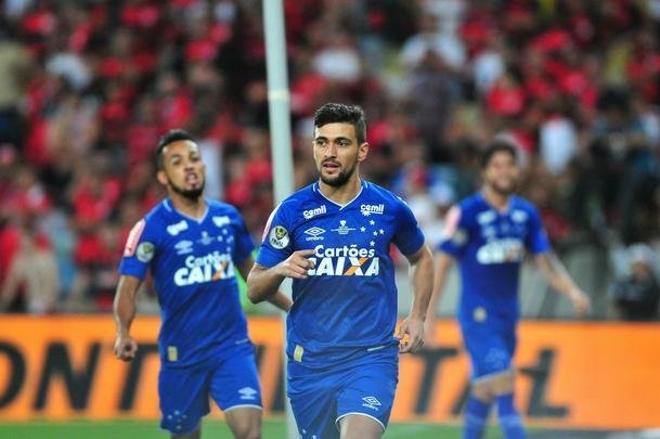 No segundo tempo, Flamengo saiu na frente, com Lucas Paquet. Aos 38, Arrascaeta empatou e fez a alegria da torcida cruzeirense no Maracan