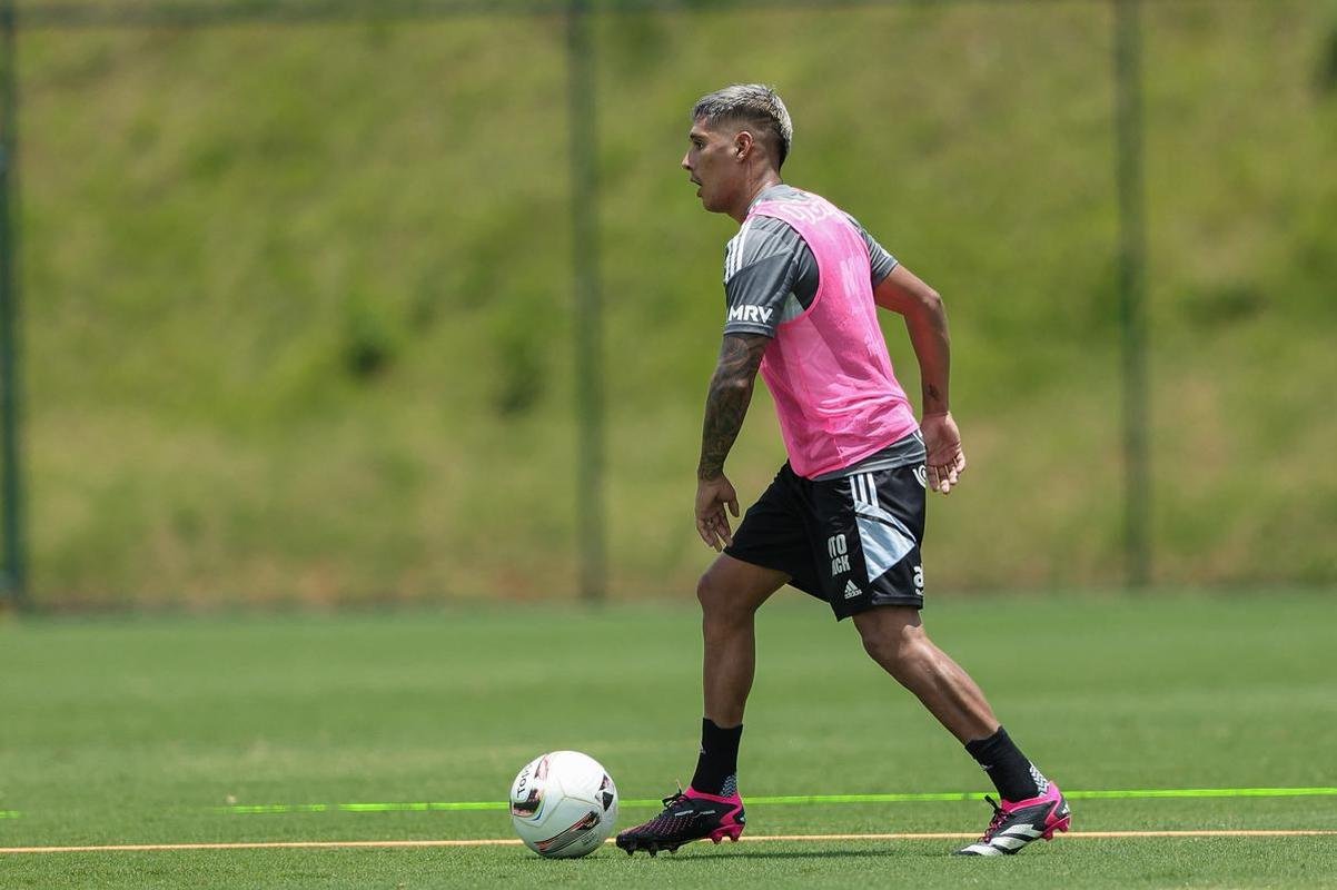 Atltico teve um dia de folga aps o empate com o Cruzeiro no clssico. Elenco de Coudet retomou atividades na Cidade do Galo na tarde desta quarta-feira (15/2).