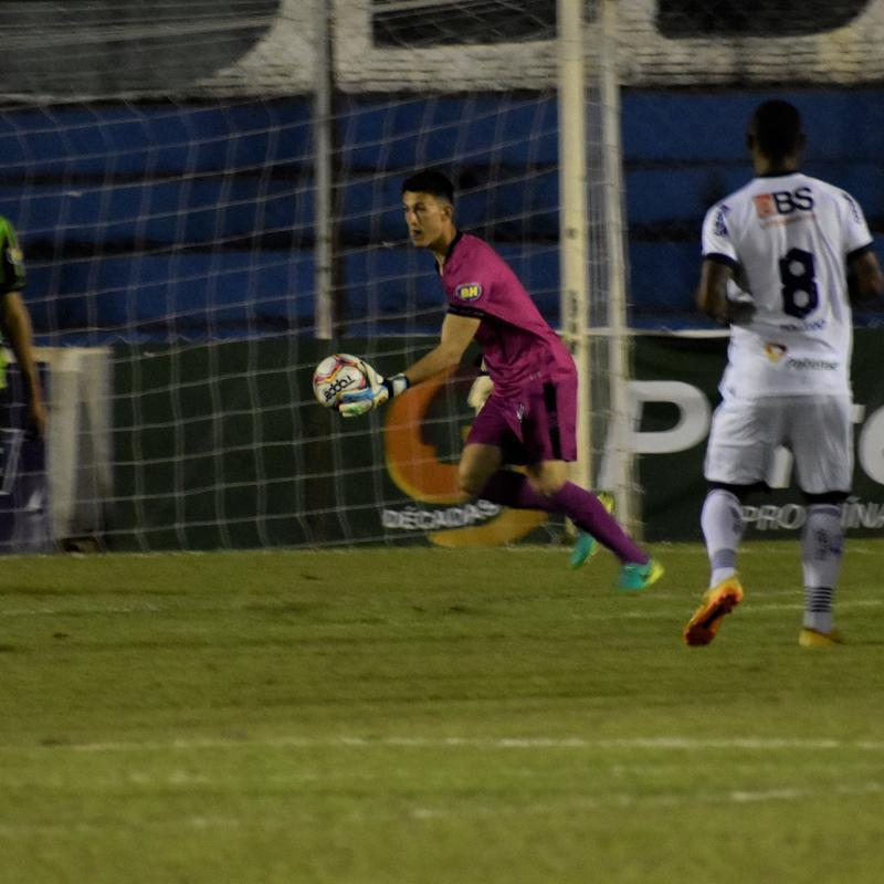 Com gols de Diego Ferreira, Rickson e Vito, Amrica venceu a URT por 3 a 0, nesta quarta-feira, em Patos de Minas, e terminou primeira fase do Mineiro em segundo lugar. Adversrio na semifinal ser o Atltico.