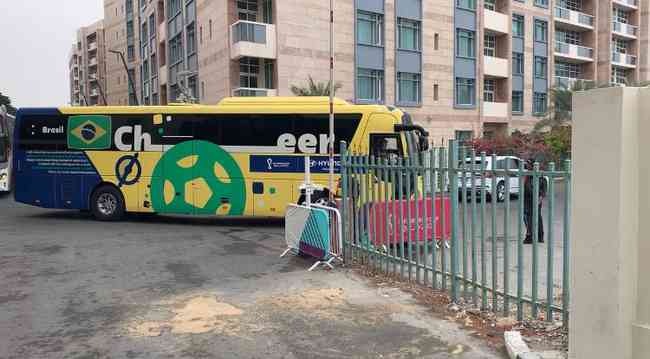 nibus do Brasil parte rumo ao aeroporto do Catar