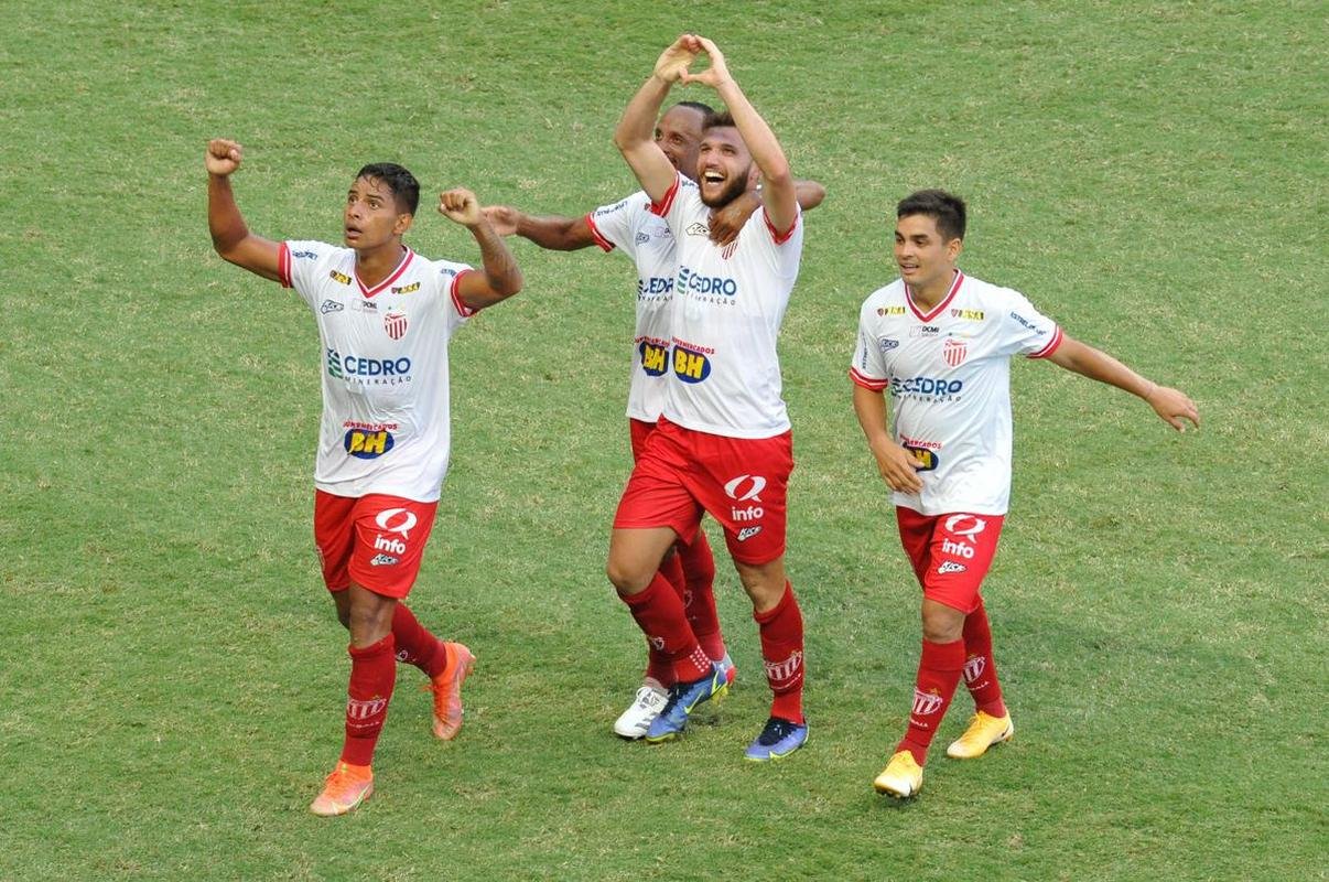 Gustavo Crecci marcou o gol da vitria do Villa Nova no Independncia, sobre o Amirca