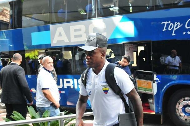 Delegao do Equador desembarcou nesta tera-feira em Belo Horizonte, onde estrear na Copa Amrica