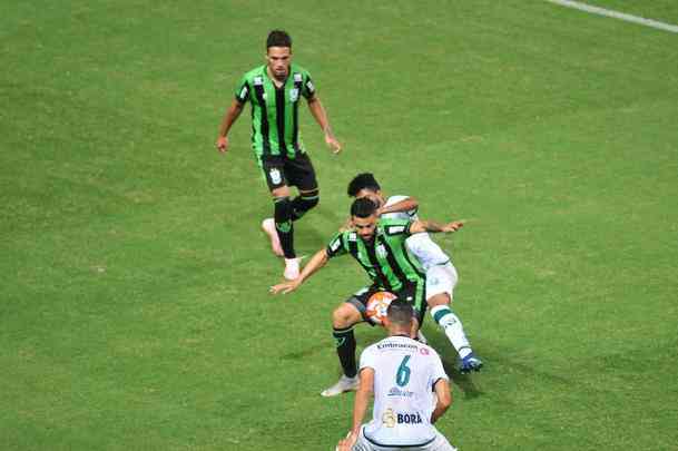 Amrica venceu a Caldense, com gols de Matheusinho e Joo Paulo, e avanou