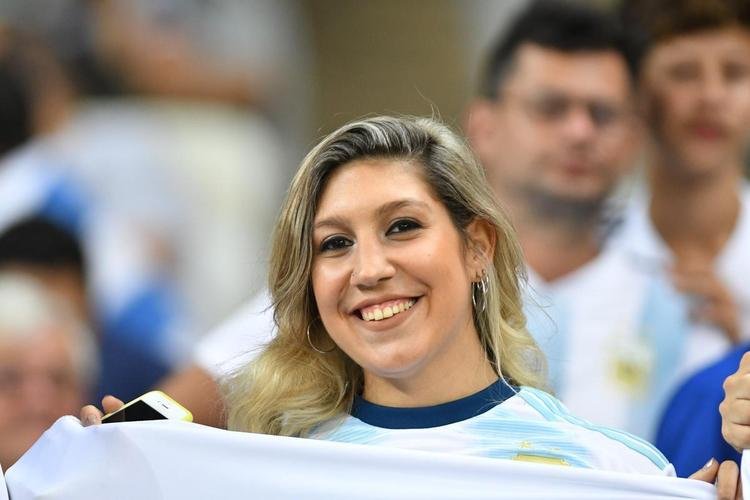 Torcedores na partida entre Argentina e Paraguai, no Mineiro, pela Copa Amrica