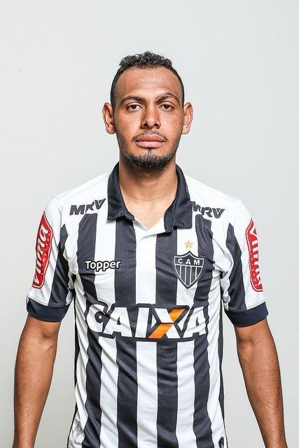 Mansur, lateral-esquerdo