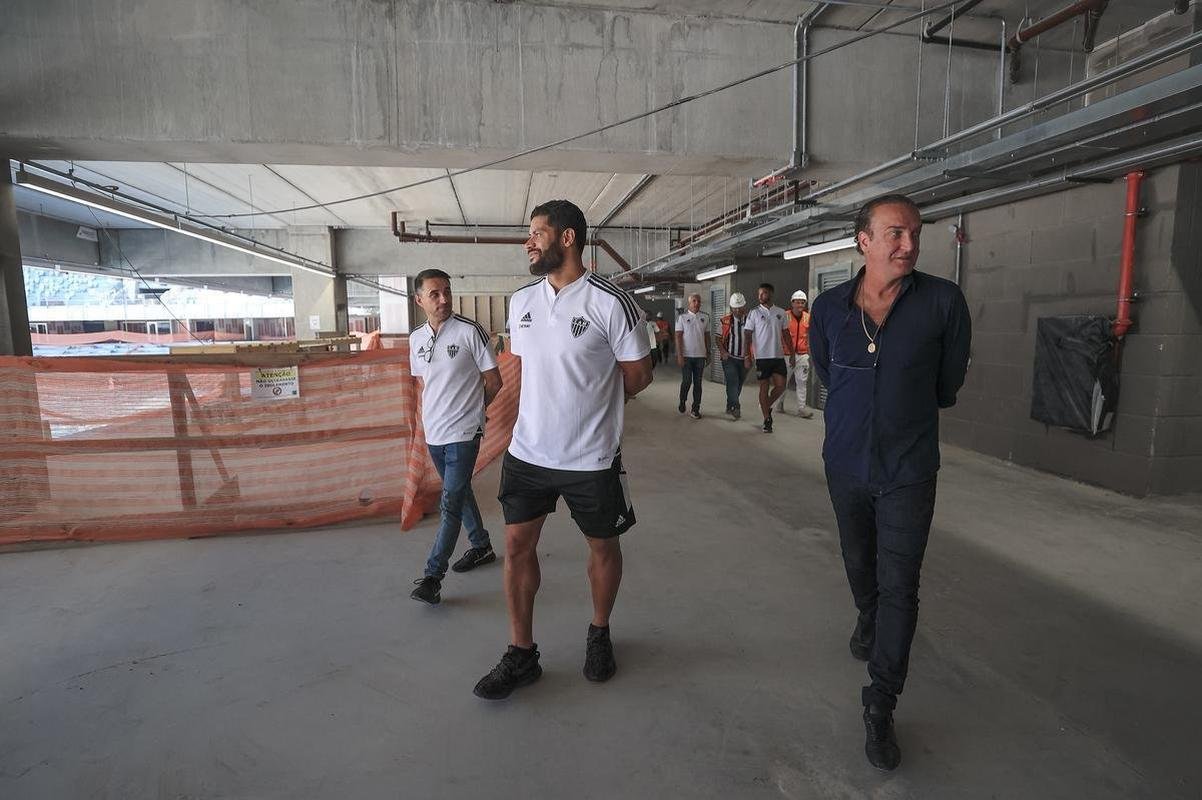 Na manh deste sbado (24/9), jogadores, comisso tcnica e diretoria do Atltico visitaram as obras da Arena MRV, futura casa do Galo.
