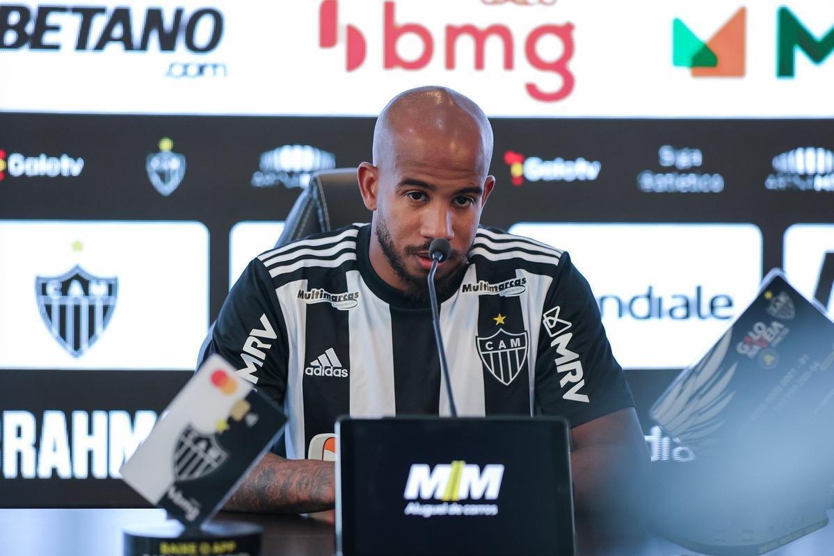 Veja fotos da apresentao de Patrick no Atltico