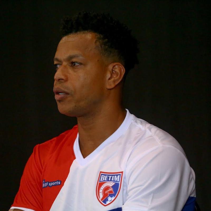 Com jogadores conhecidos da torcida mineira, como o zagueiro Edcarlos o meio-campista Leandro Domingues, o Betim apresentou o elenco nessa segunda-feira (21)