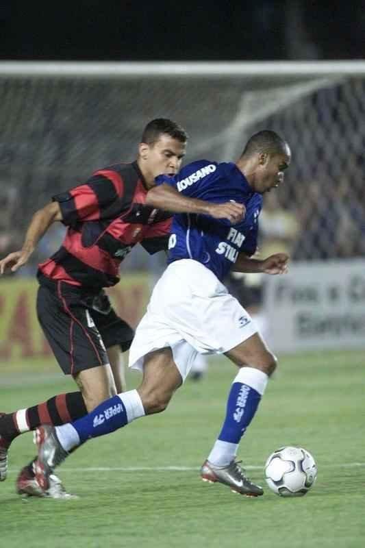 Em junho de 2003, o Cruzeiro deu o segundo passo para alcanar a indita Trplice Coroa. No dia 11 daquele ms, no Mineiro, o time dirigido por Vanderlei Luxemburgo conquistou a Copa do Brasil ao derrotar o Flamengo por 3 a 1. Os gols foram de Deivid, Aristizbal e Luiso. Alex no marcou, mas voltou a dar show em campo, assim como j havia feito no empate por 1 a 1 no duelo de ida, no Maracan, quando fez gol de letra. Aquele foi o quarto ttulo celeste no torneio de mata-matas e deu ainda mais confiana ao elenco para tambm faturar o Brasileiro no segundo semestre de 2003.