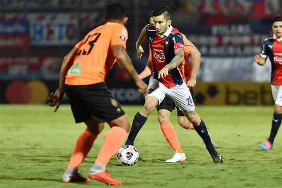 Cerro empata com La Guaira em casa e beneficia Atlético na ...