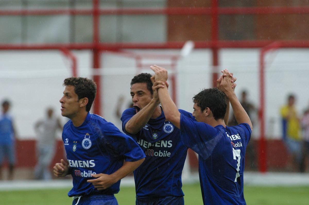 Fred em ao pelo Cruzeiro entre 2004 e 2005