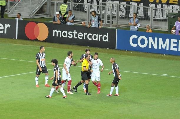 Fotos do duelo entre Atltico e Cerro Porteo, no Mineiro, pelo Grupo E da Copa Libertadores