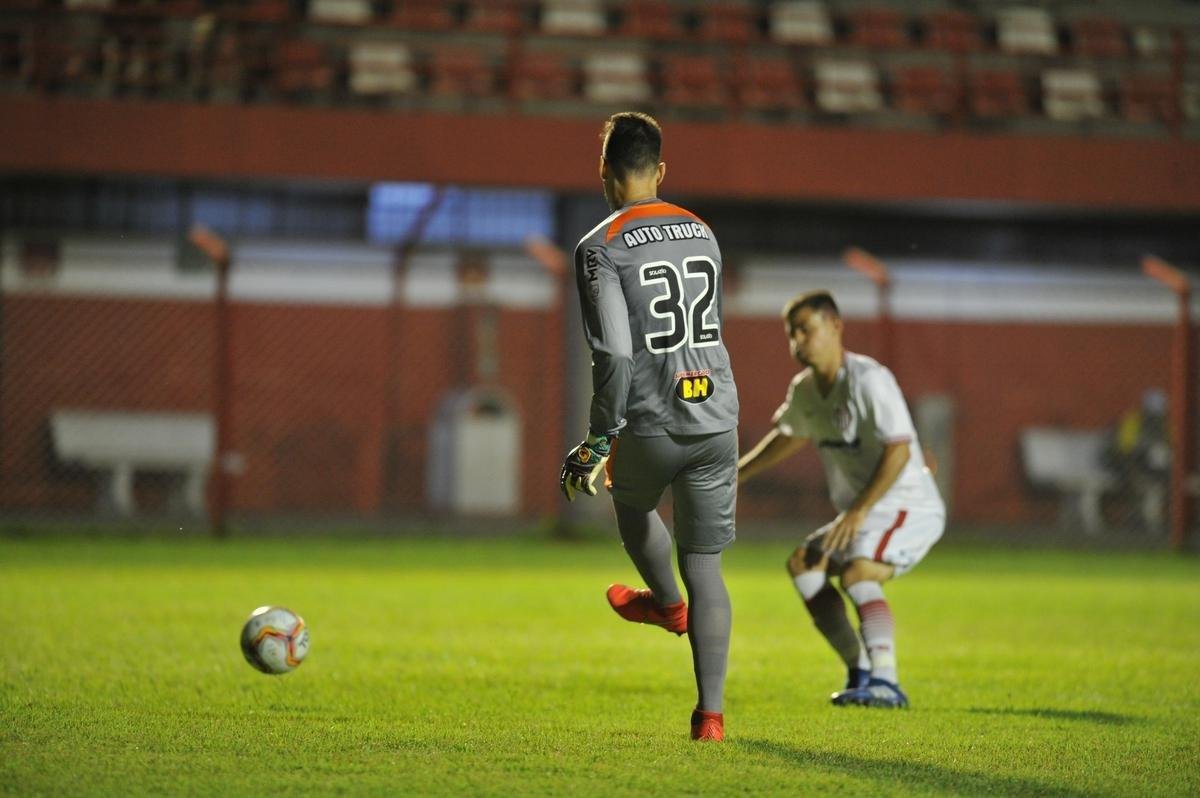 Villa Nova e Atltico se enfrentaram no Alapo do Bonfim, em Nova Lima, pelo Campeonato Mineiro