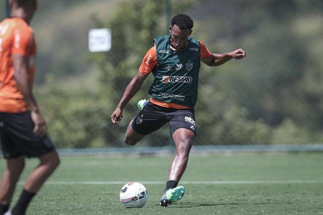 Comemorao pelo aniversrio do Galo e treino