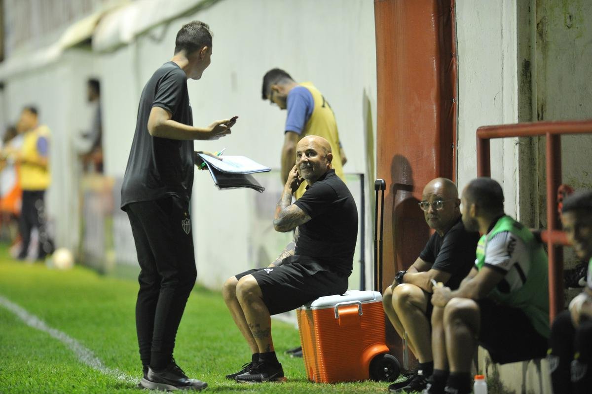 Jorge Sampaoli comandou o Atltico pela primeira vez do banco de reservas