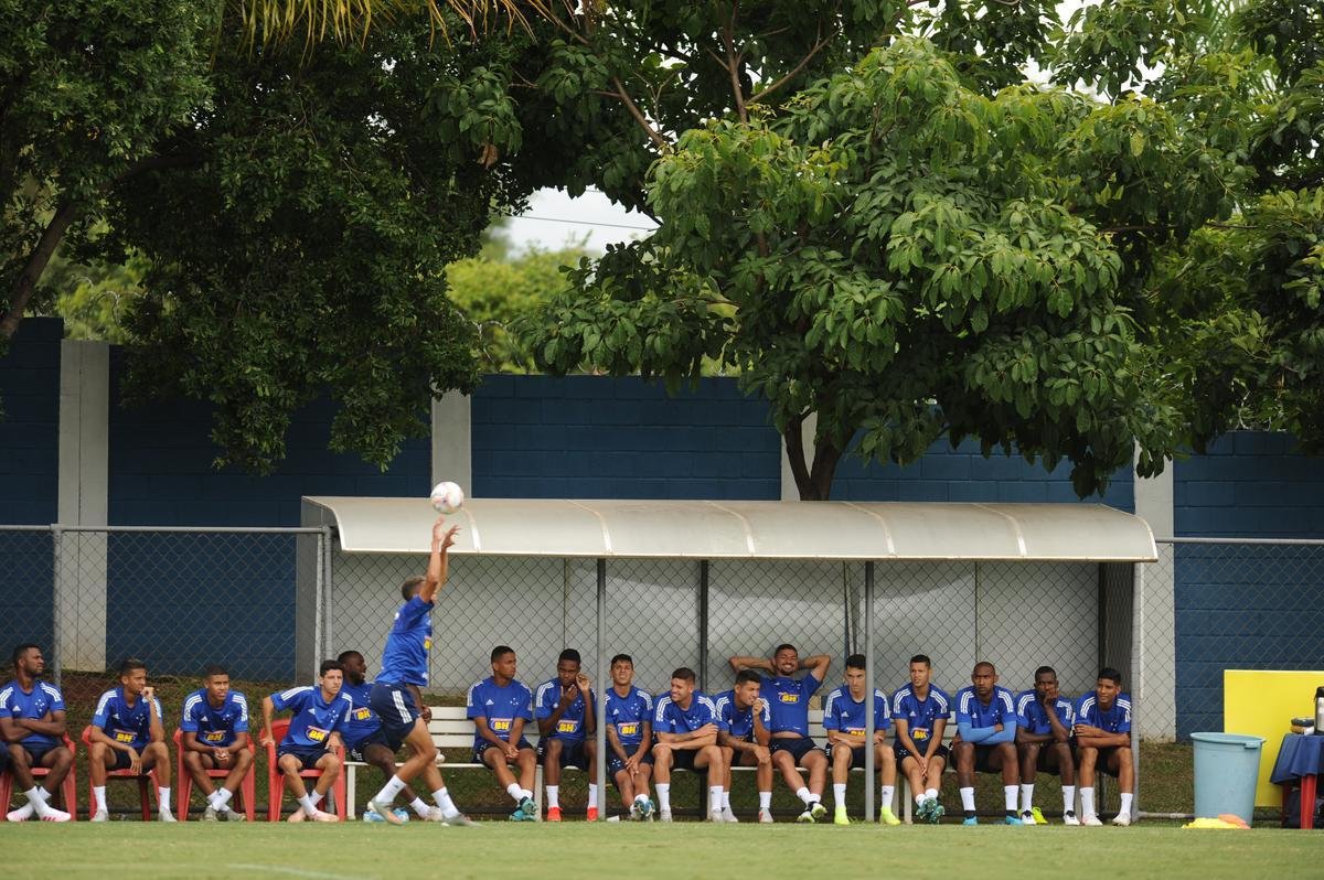 Cruzeiro e Guarani de Divinpolis se enfrentam em jogo-treino neste sbado na Toca II