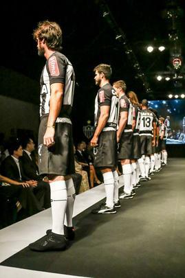 Nova coleção de uniformes do Atlético para 2016, fornecida pela empresa canadense Dryworld