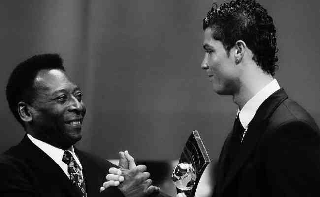 Em 2008, Pel entregou o prmio de melhor do mundo para Cristiano Ronaldo