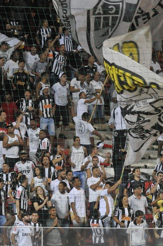Fotos da torcida do Atltico, no Independncia, durante partida de ida da semifinal do Mineiro, contra o Amrica