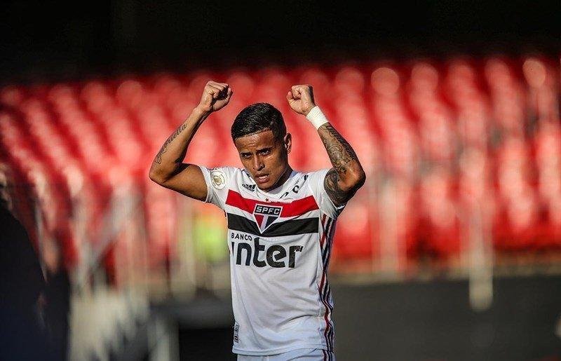 Éverton (São Paulo): meia, 30 anos, seis jogos
