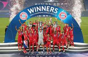 Bayern conquistou o hexa da Liga dos Campees da Europa ao vencer o PSG por 1 a 0, neste domingo, no Estdio da Luz, em Lisboa. Coman marcou o gol do ttulo alemo. Capito Neuer ergue a taa junto aos seus companheiros.
