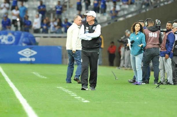 Imagens da torcida e da partida entre Cruzeiro e Santos, no Mineiro