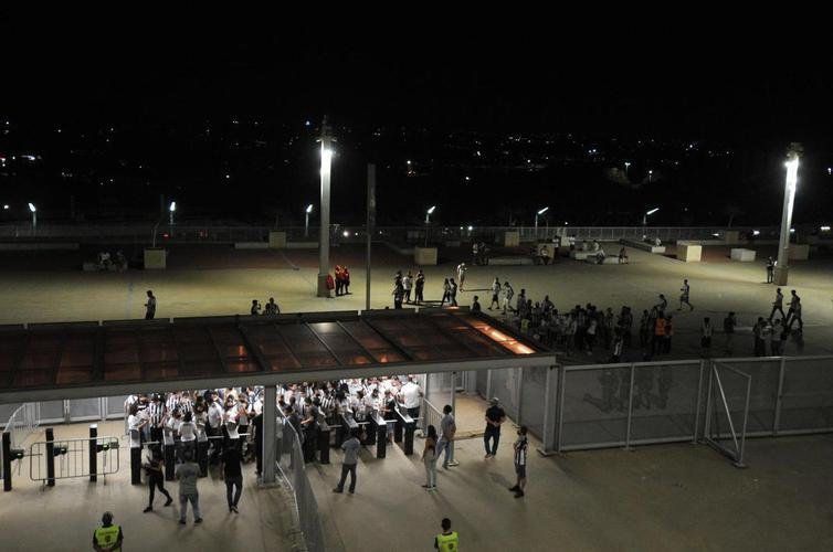 Fotos da torcida do Atltico no pr-jogo contra o Palmeiras no Mineiro