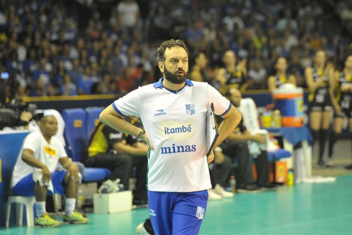 Minas x Praia: veja fotos da primeira partida da final