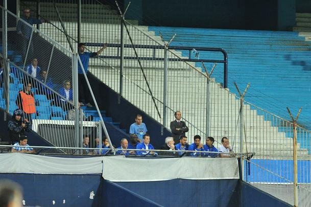 No segundo tempo, Lautaro Martnez marcou o terceiro dele no jogo, Robinho fez de falta para o Cruzeiro e Solari deu nmeros finais ao placar: Racing 4 x 2 Cruzeiro