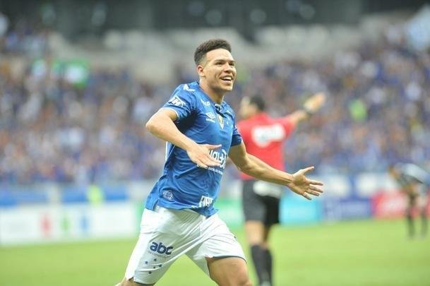 Marquinhos Gabriel abriu o placar para o Cruzeiro aos 45 do primeiro tempo, em chute no canto direito de Victor que ainda desviou no zagueiro atleticano Leonardo Silva