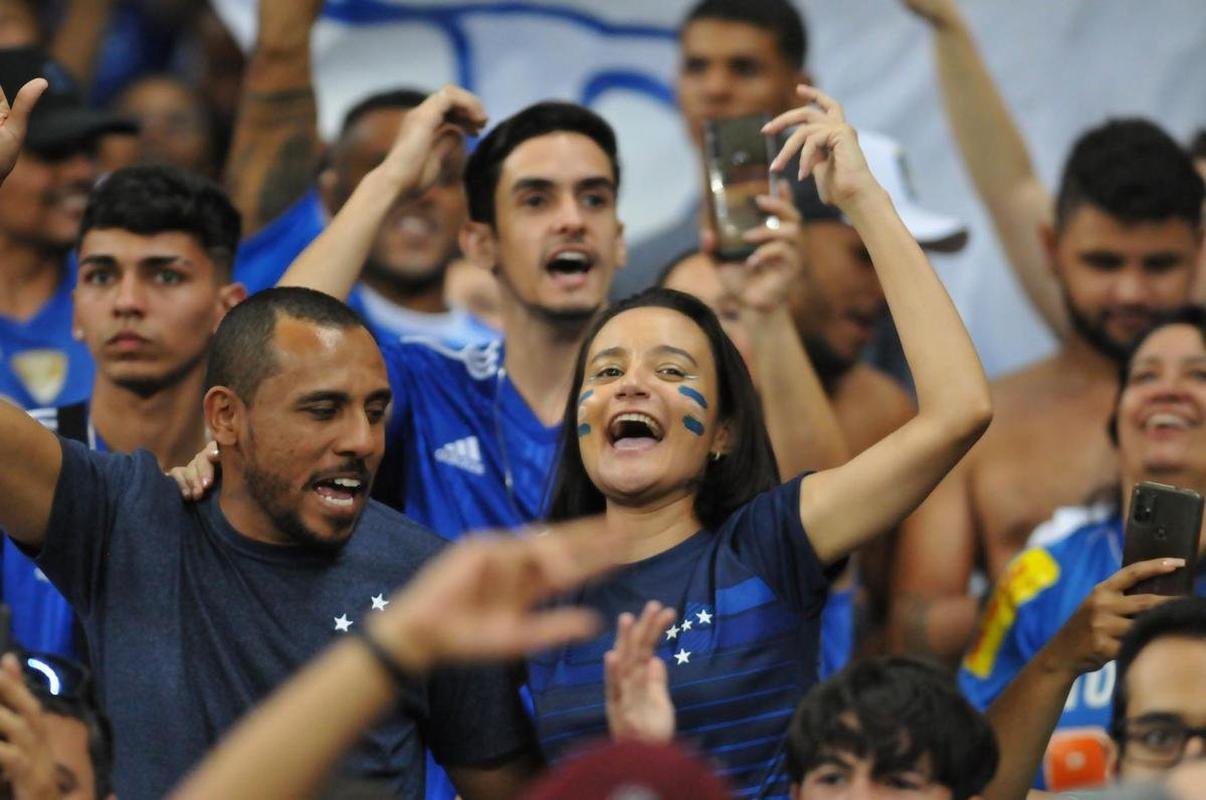 Fotos da torcida do Cruzeiro no duelo contra o Novorizontino, neste domingo (17), no Mineiro, em Belo Horizonte. Jogo  vlido pela 18 rodada da Srie B do Campeonato Brasileiro.