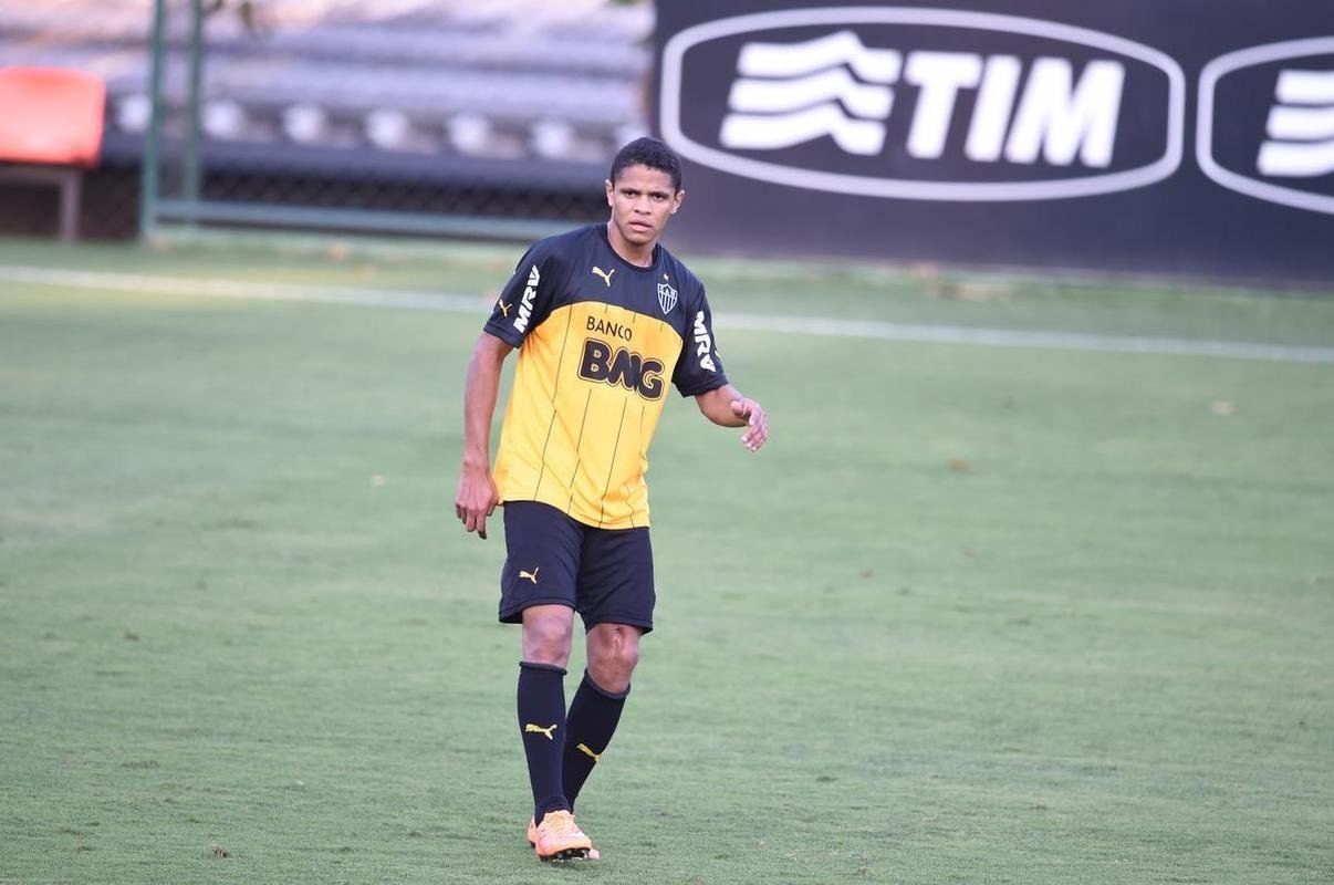 2014 - Douglas Santos