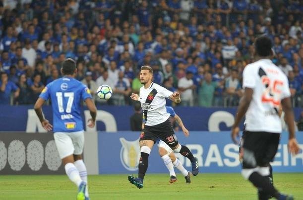 Fotos do primeiro tempo de Cruzeiro x Vasco, no Mineiro, pela 10 rodada do Campeonato Brasileiro