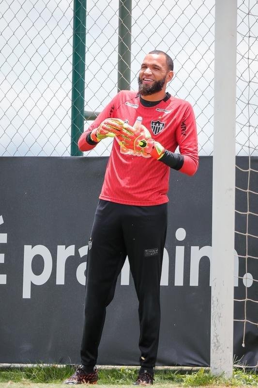 Aps polmica balada, Dylan e Marrony participam normalmente do treino na Cidade do Galo