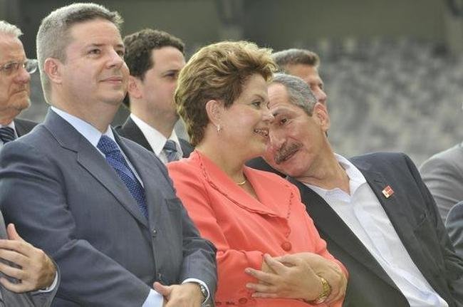 Com presen�a de personalidades, Mineir�o reabre portas