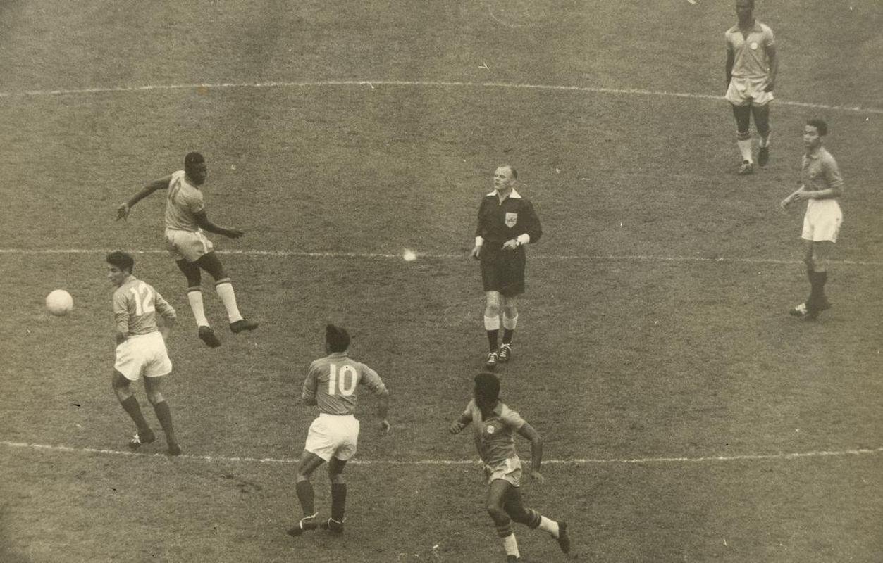 Brasil x Frana: na foto, Pel em ao