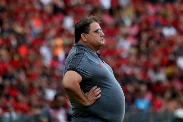 Em campo, Sport e Criciúma se enfrentaram pela 34ª rodada da Série B