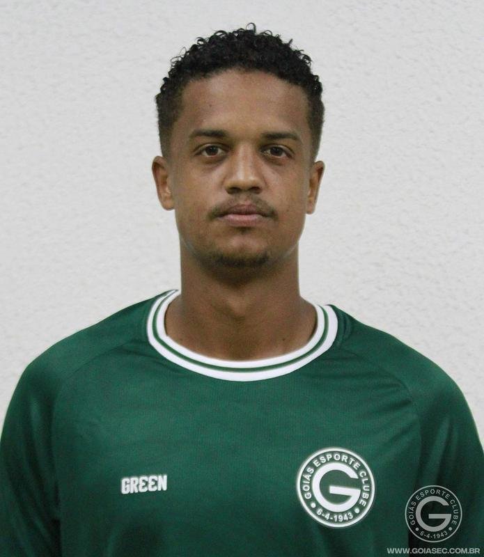 Gois anunciou o meia Carlos Maia