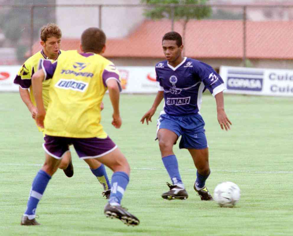 Augusto Recife em treino do Cruzeiro na Toca II em 2002