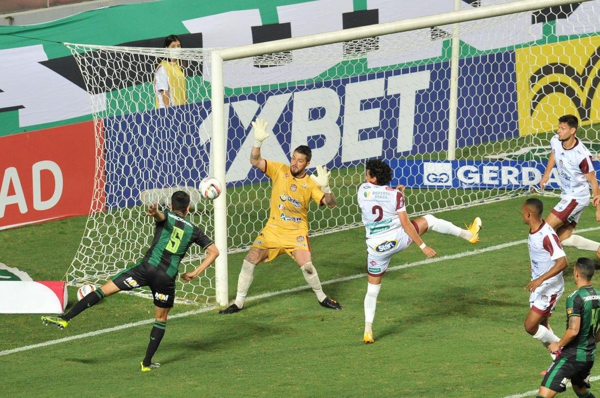 O Amrica recebeu o Patrocinense nesta quarta-feira (16), no Independncia, em Belo Horizonte, para confronto vlido pela 7 rodada do Campeonato Mineiro. A partida marcou a estreia do experiente goleiro Jailson com a camisa do Coelho.