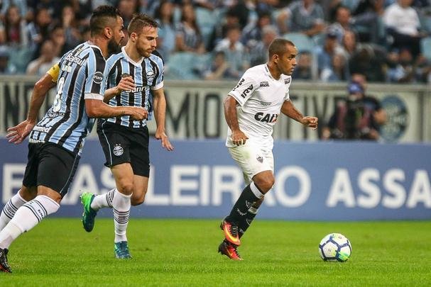 Grêmio jogou melhor e conseguiu vitória por 2 a 0 sobre o Atlético na Arena, em Porto Alegre, pela 13ª rodada do Campeonato Brasileiro